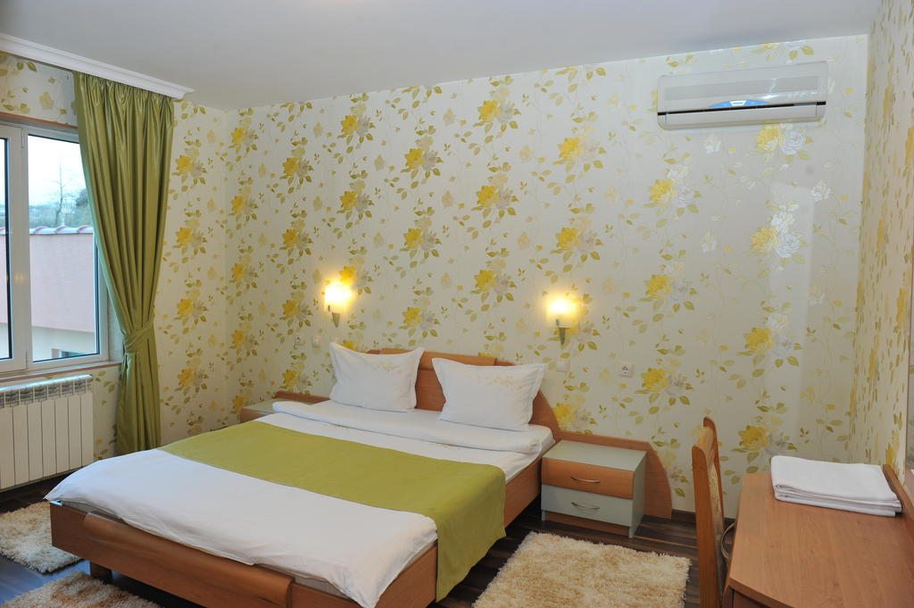 Eros Motel Sandanski Bilik gambar